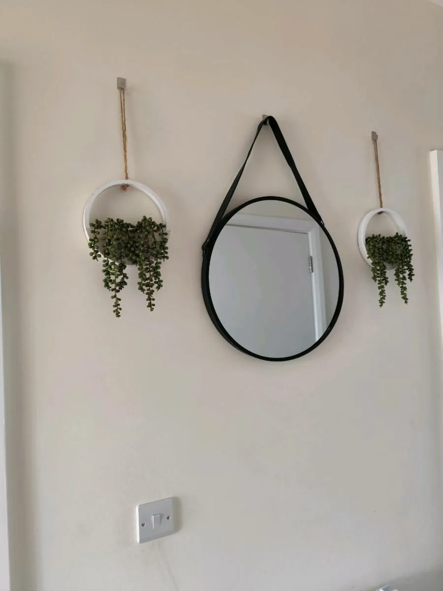 Mirror - Image 2