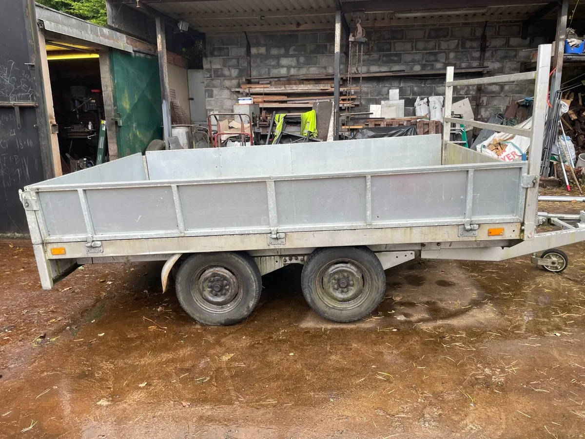 Trailer - Image 1
