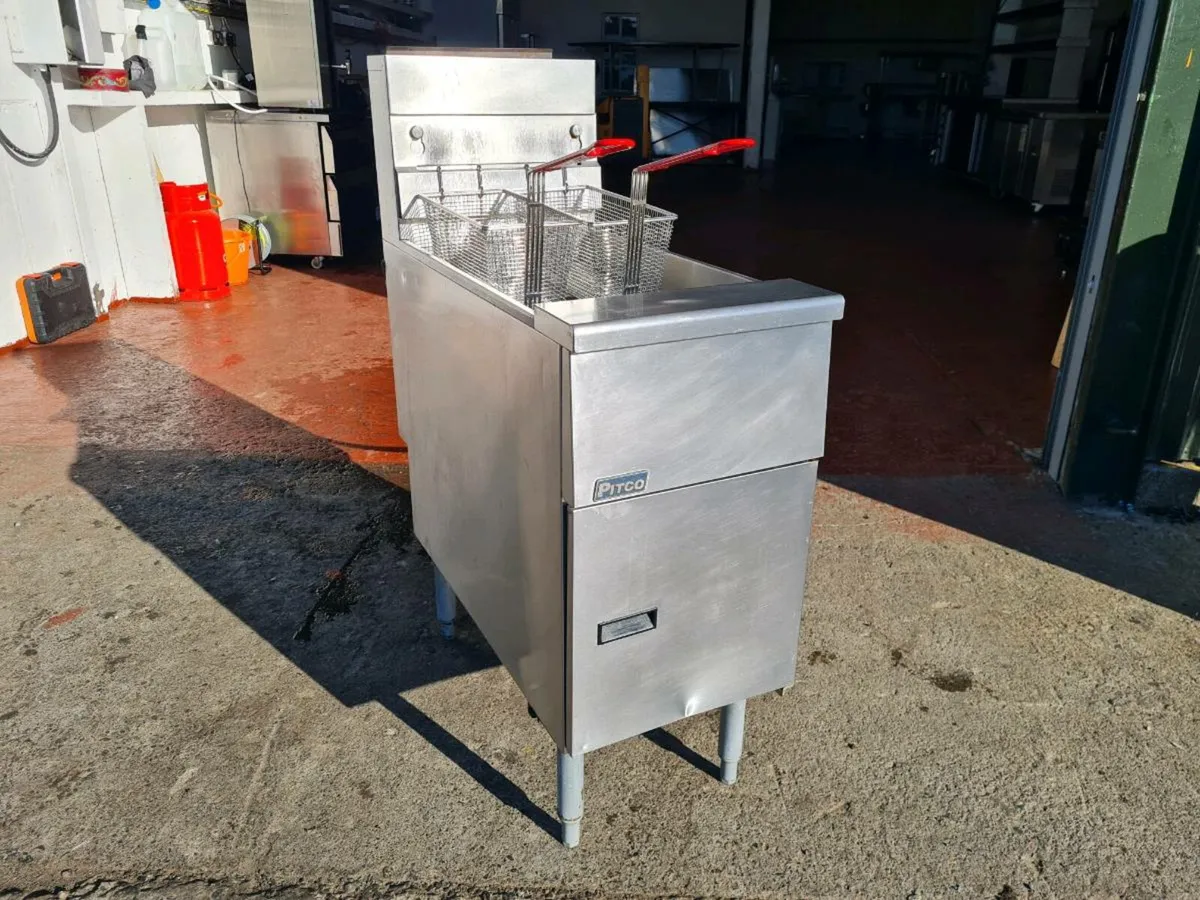 Pitco SG14 4 Burner Fryer - Nat gas - Image 1