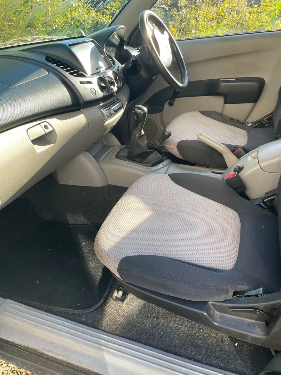 Commercial vehicle - Image 4