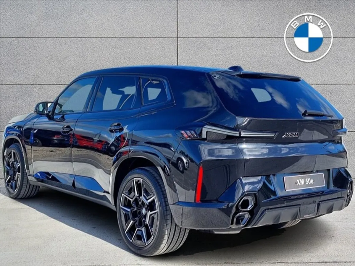 BMW XM XM 50e - Image 2
