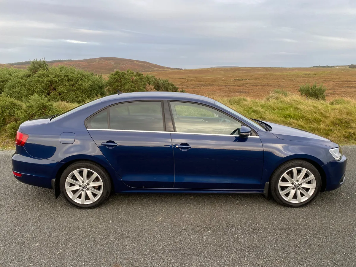 Volkswagen Jetta 2014 - Image 3