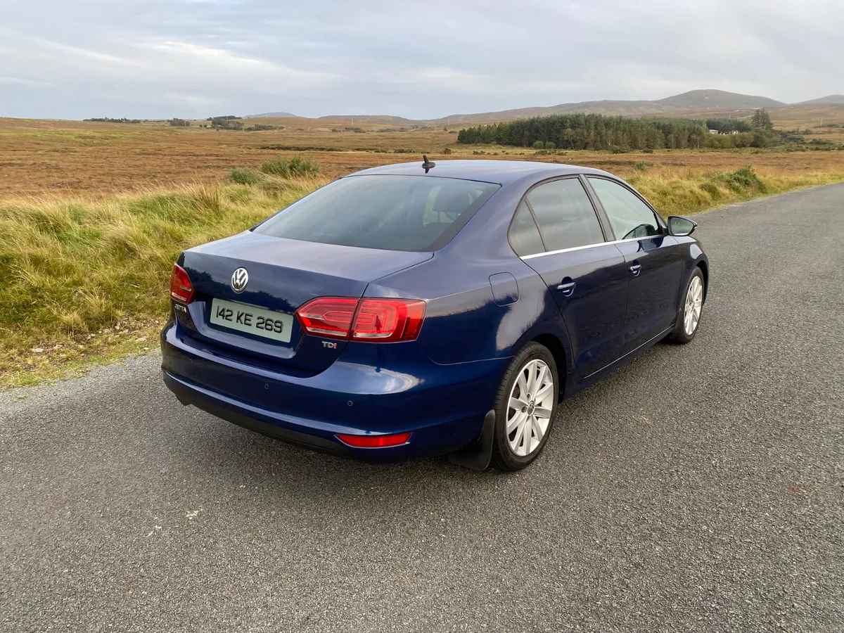 Volkswagen Jetta 2014 - Image 4