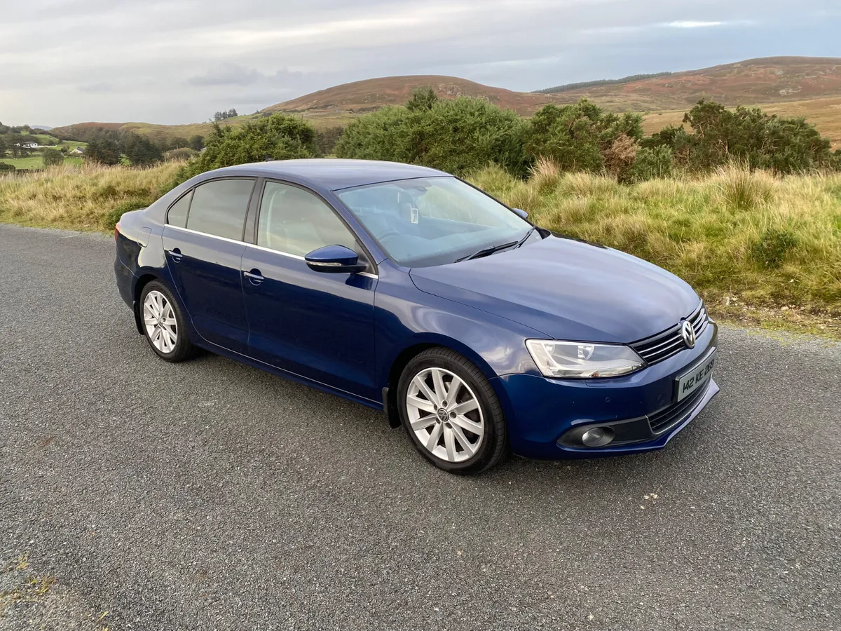 Volkswagen Jetta 2014 - Image 2