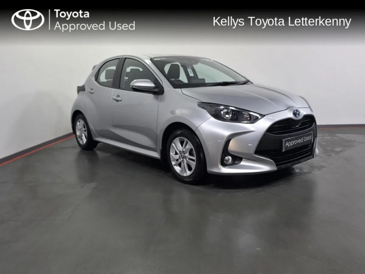 Toyota Yaris YARIS 1.5 HYBRID LUNA #38 - 1 OWNER - - Image 1