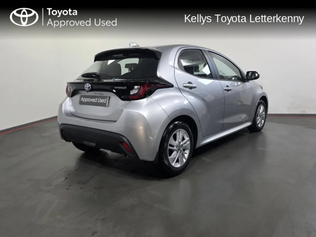 Toyota Yaris YARIS 1.5 HYBRID LUNA #38 - 1 OWNER - - Image 2