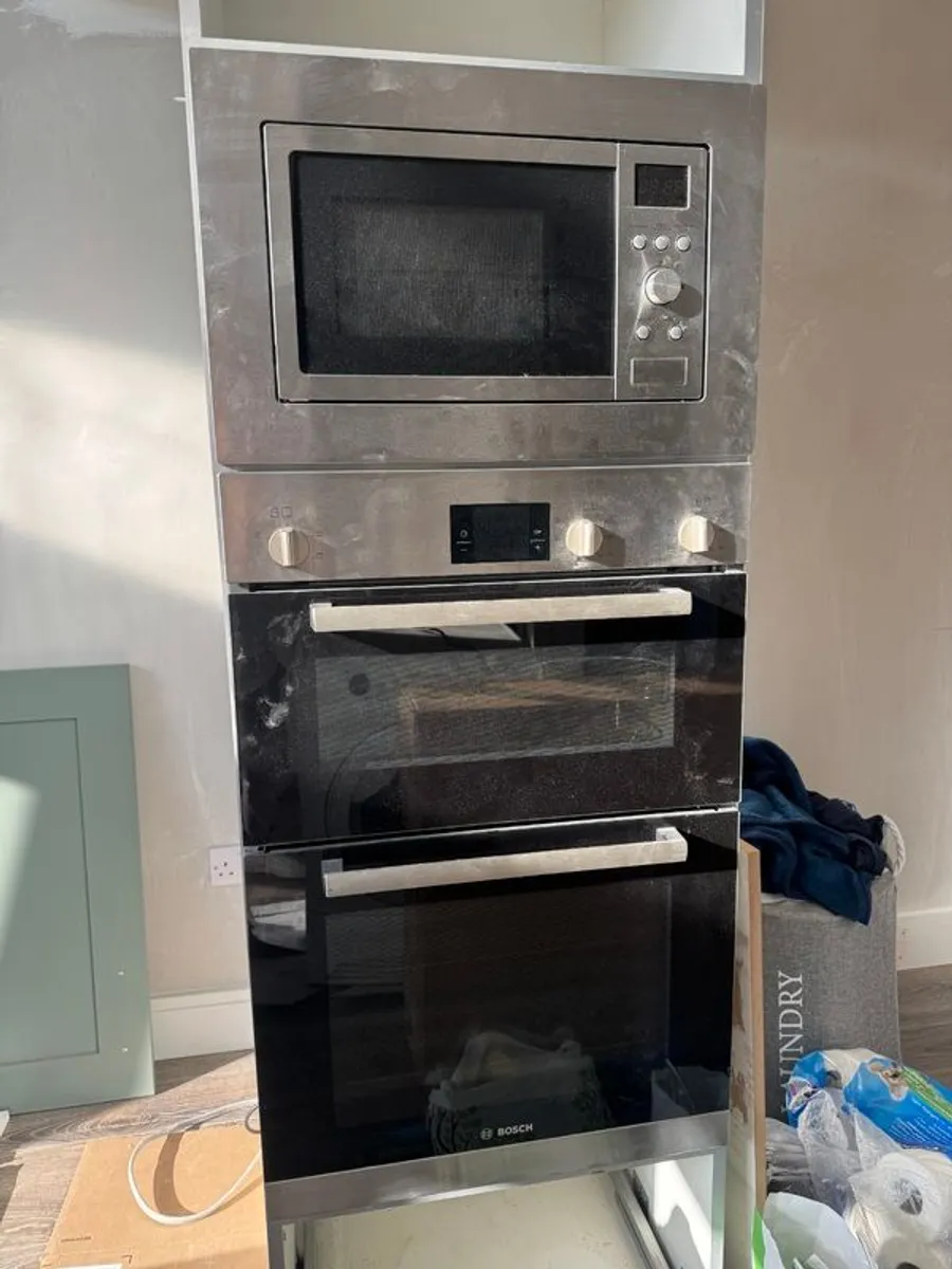 Integrated microwave/oven/grill