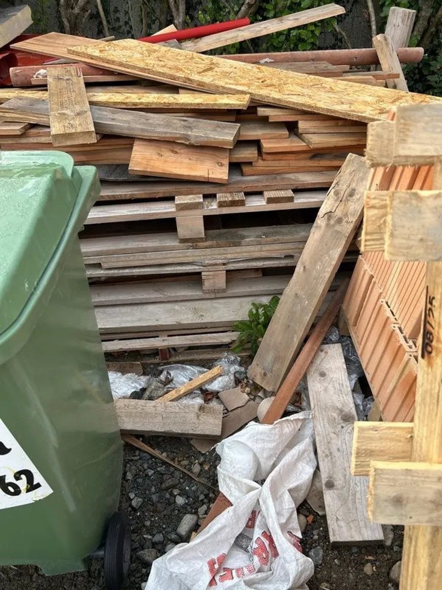 Pallets & timber - Image 2