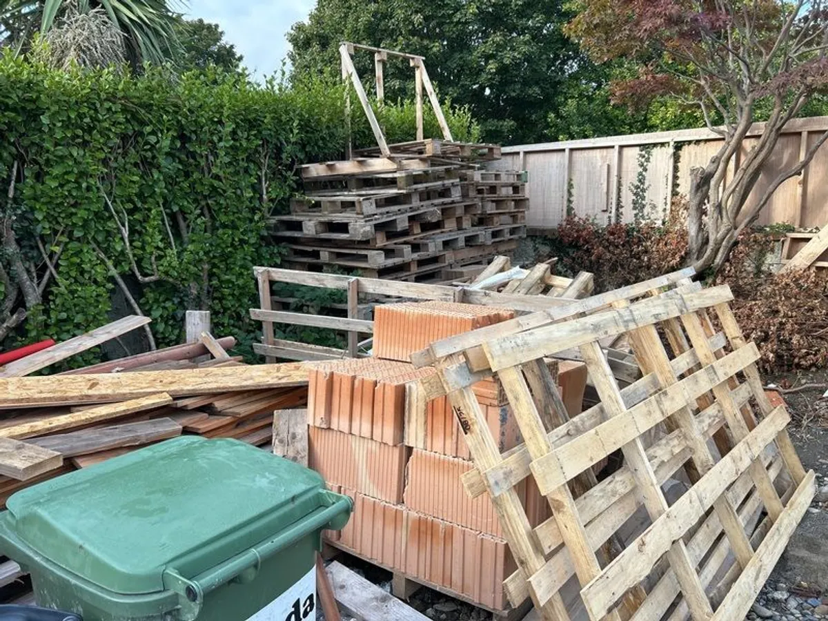 Pallets & timber - Image 4