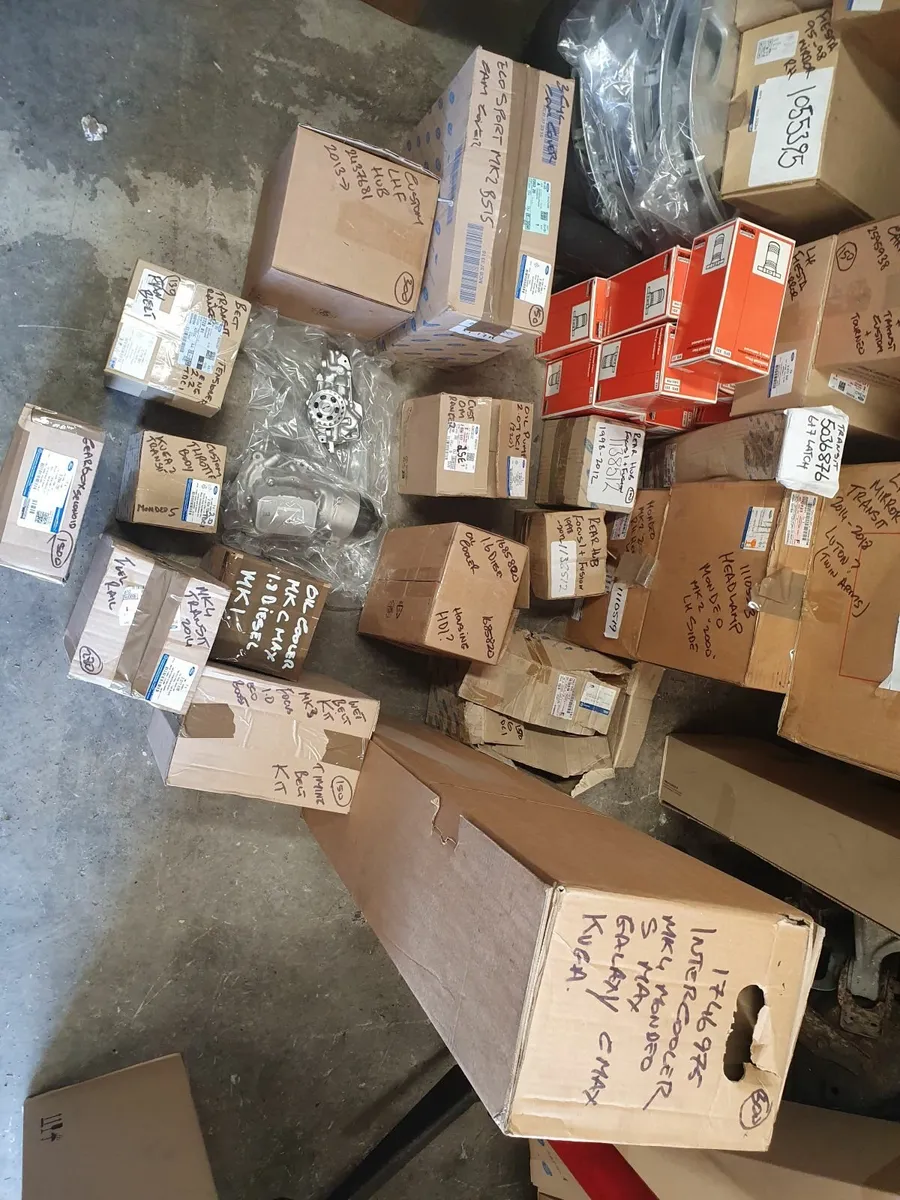Ford new engine parts. - Image 1