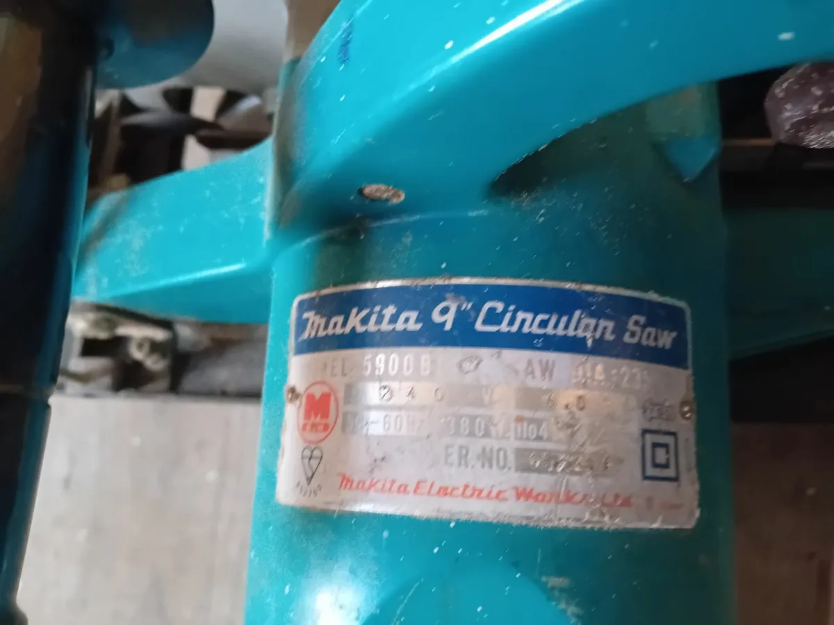 Makita Heavy Duty 9" Circular Saw - Image 3