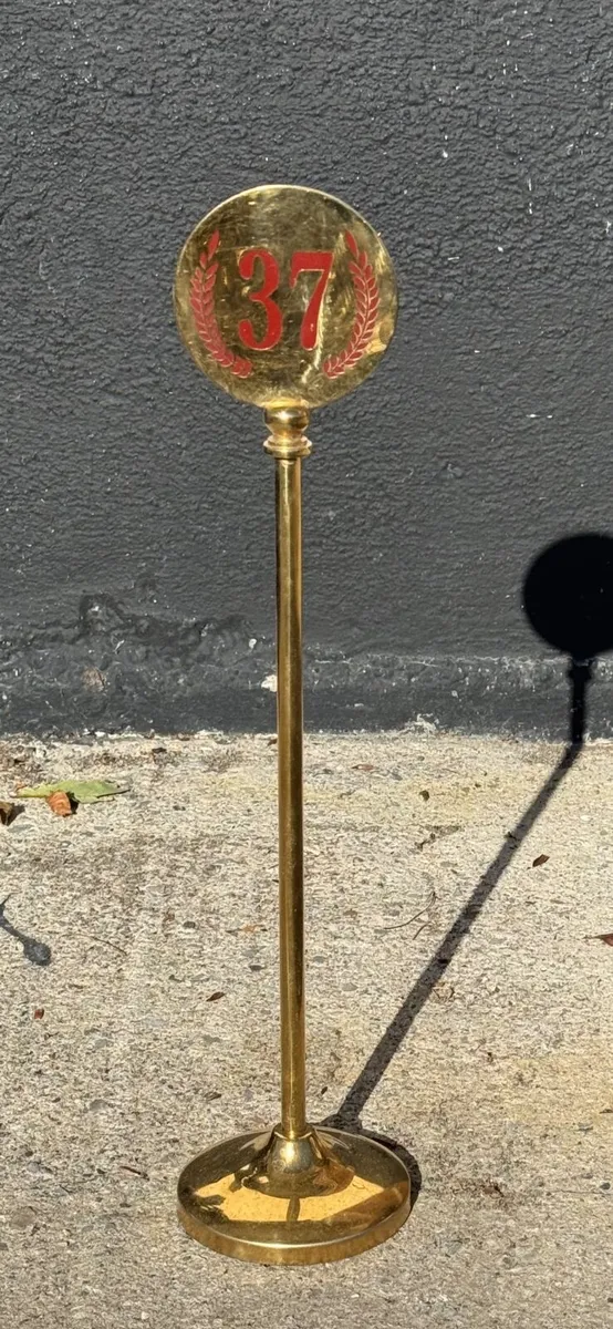 Assorted vintage brass table order numbers. - Image 2