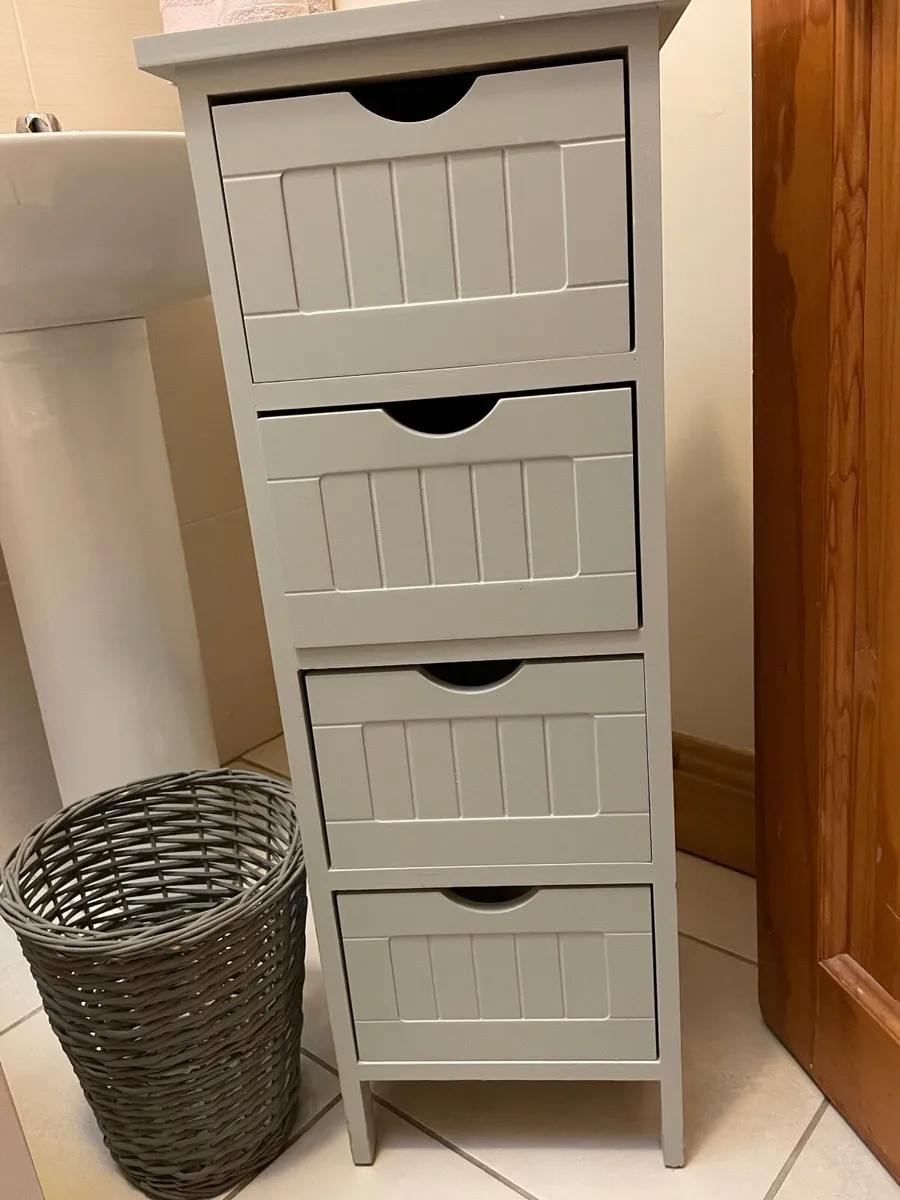 bathroom 4x drawer stand.