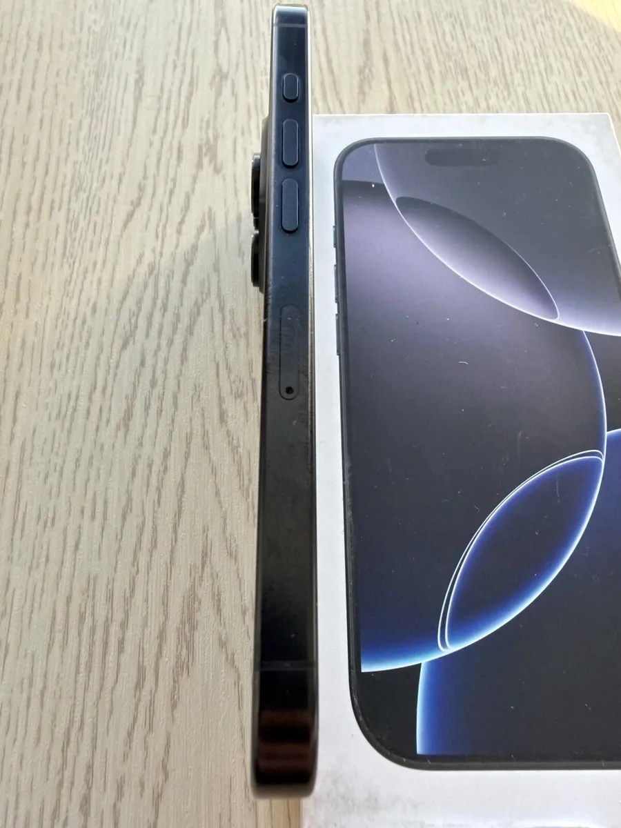iPhone 16 Pro 256 GB Black - Image 3