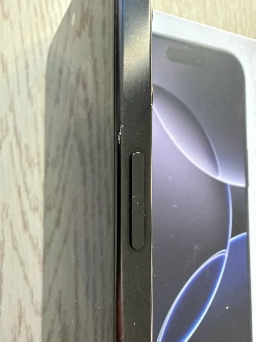 iPhone 16 Pro 256 GB Black - Image 4