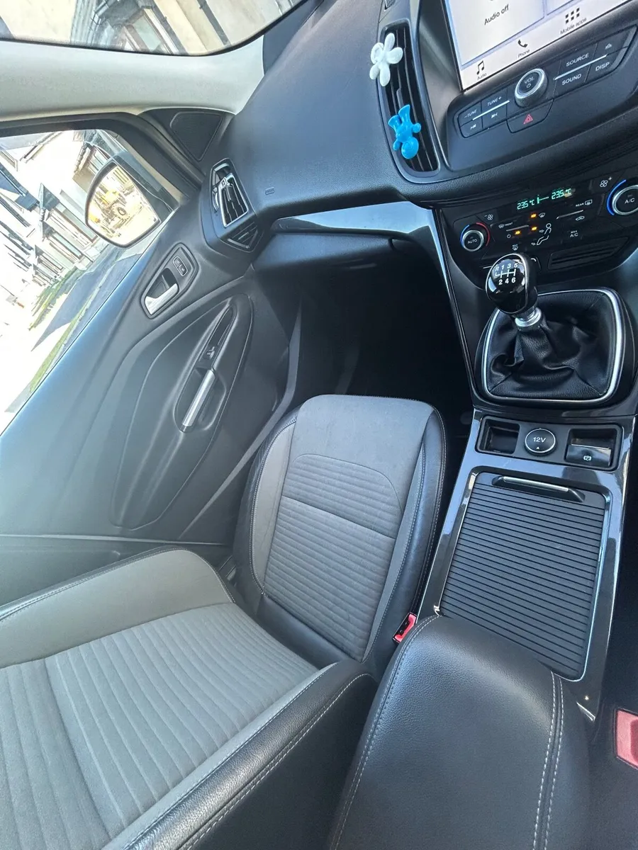Ford Kuga 2017 Titanium - Image 3
