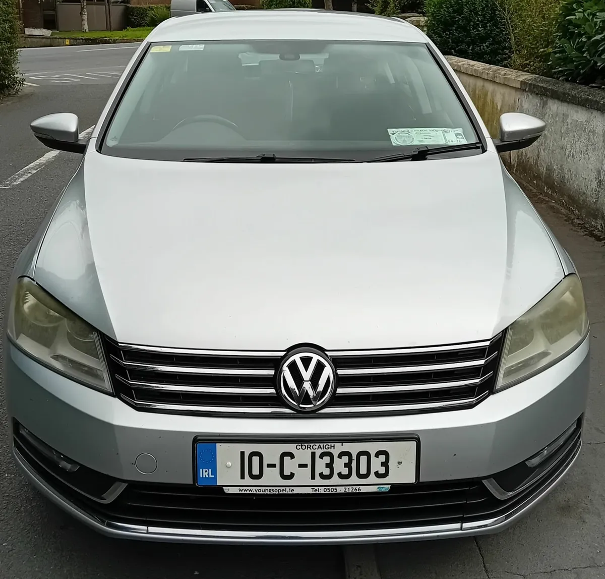 Volkswagen Passat 2010 - Image 2