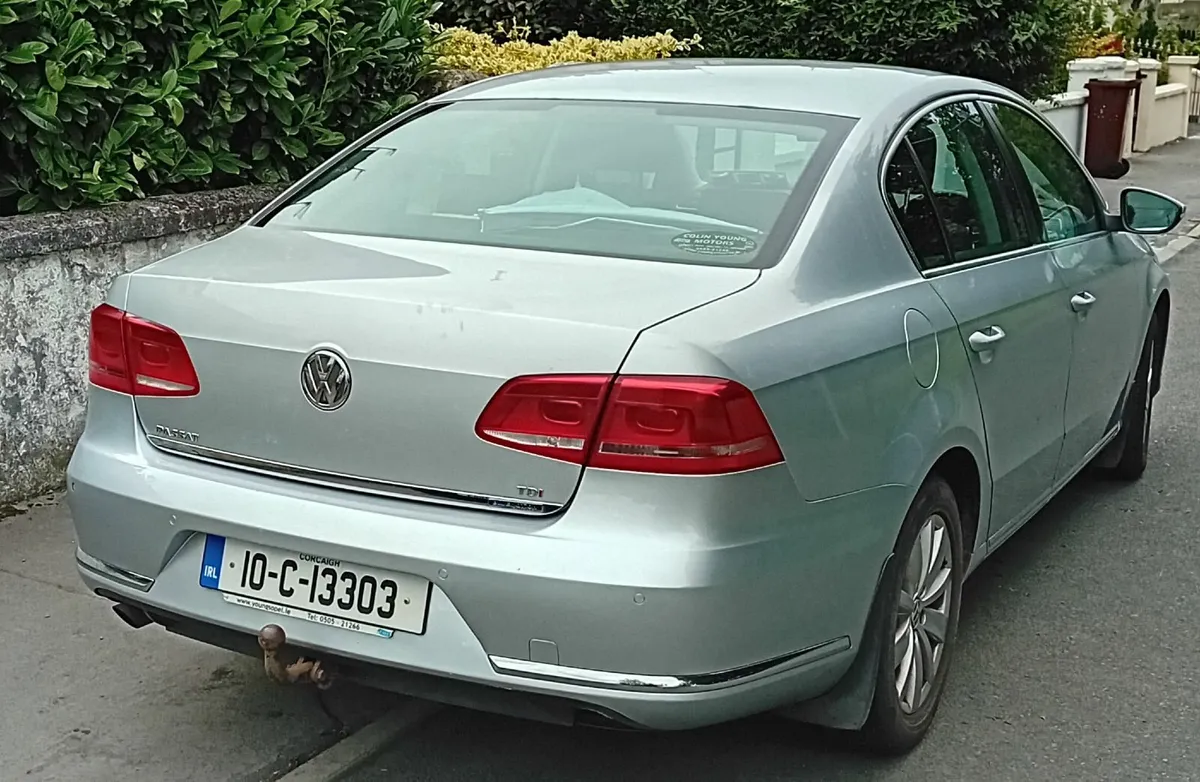 Volkswagen Passat 2010 - Image 3