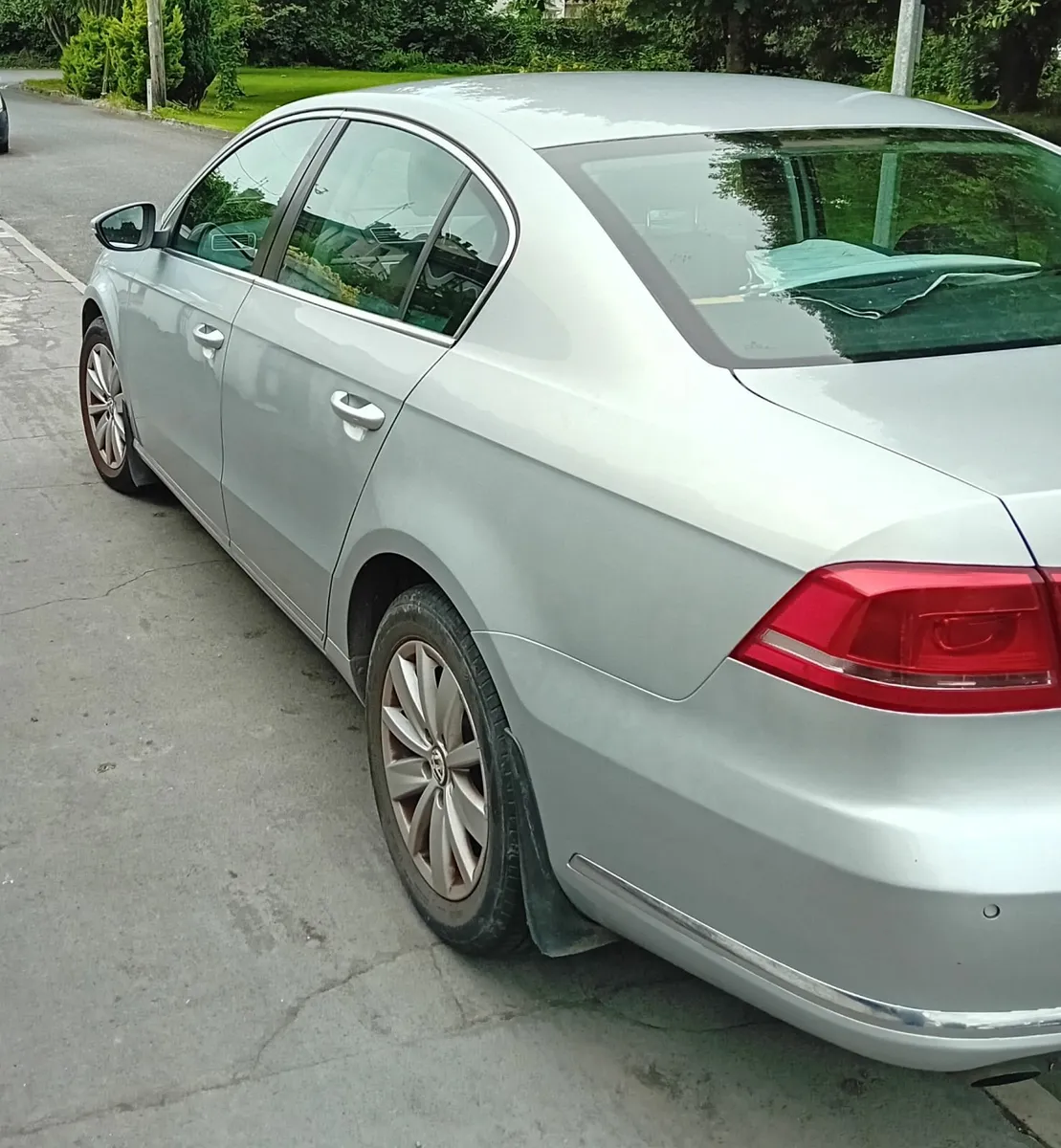 Volkswagen Passat 2010 - Image 4