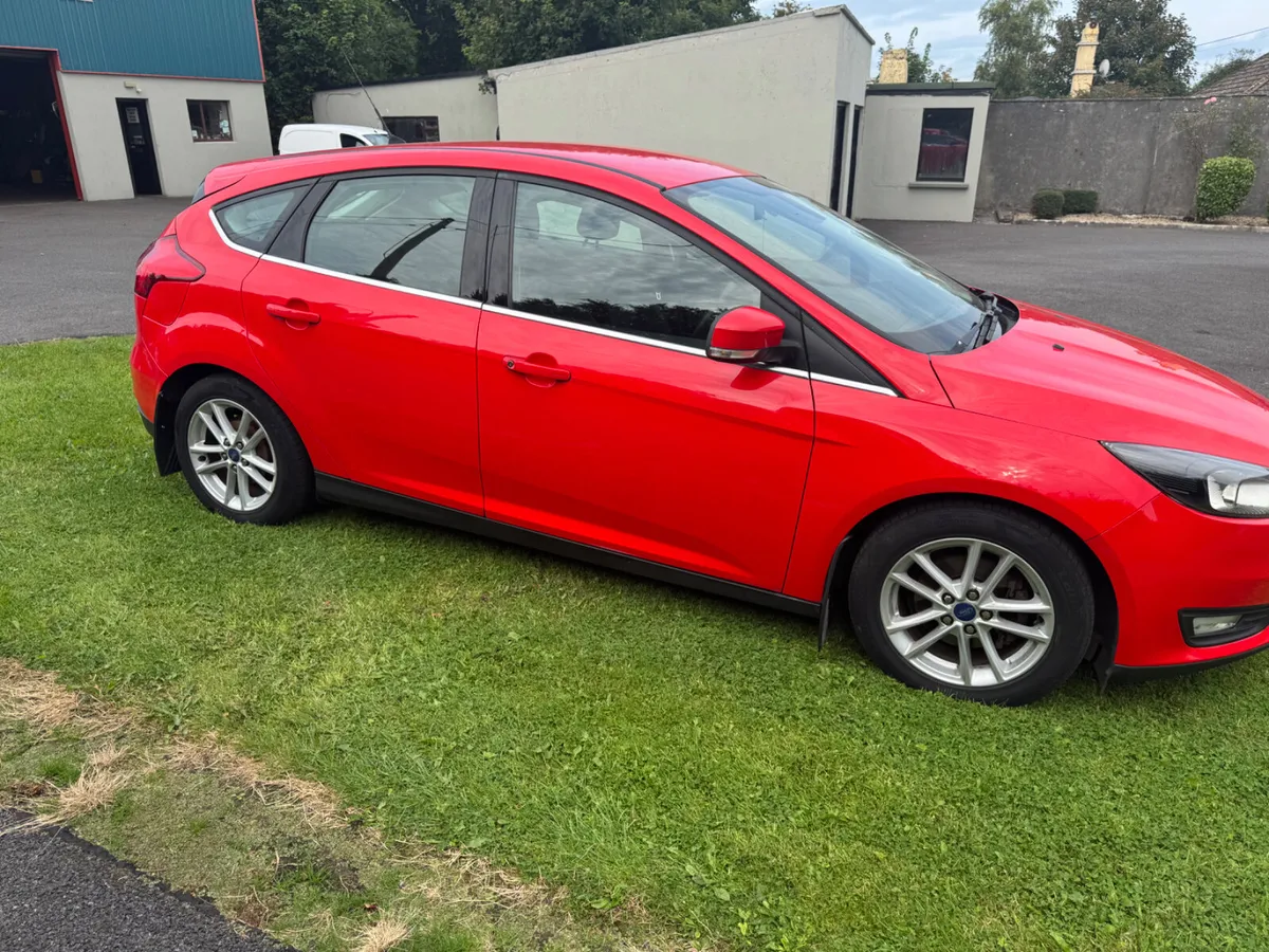 Ford Focus 2015 - Image 2