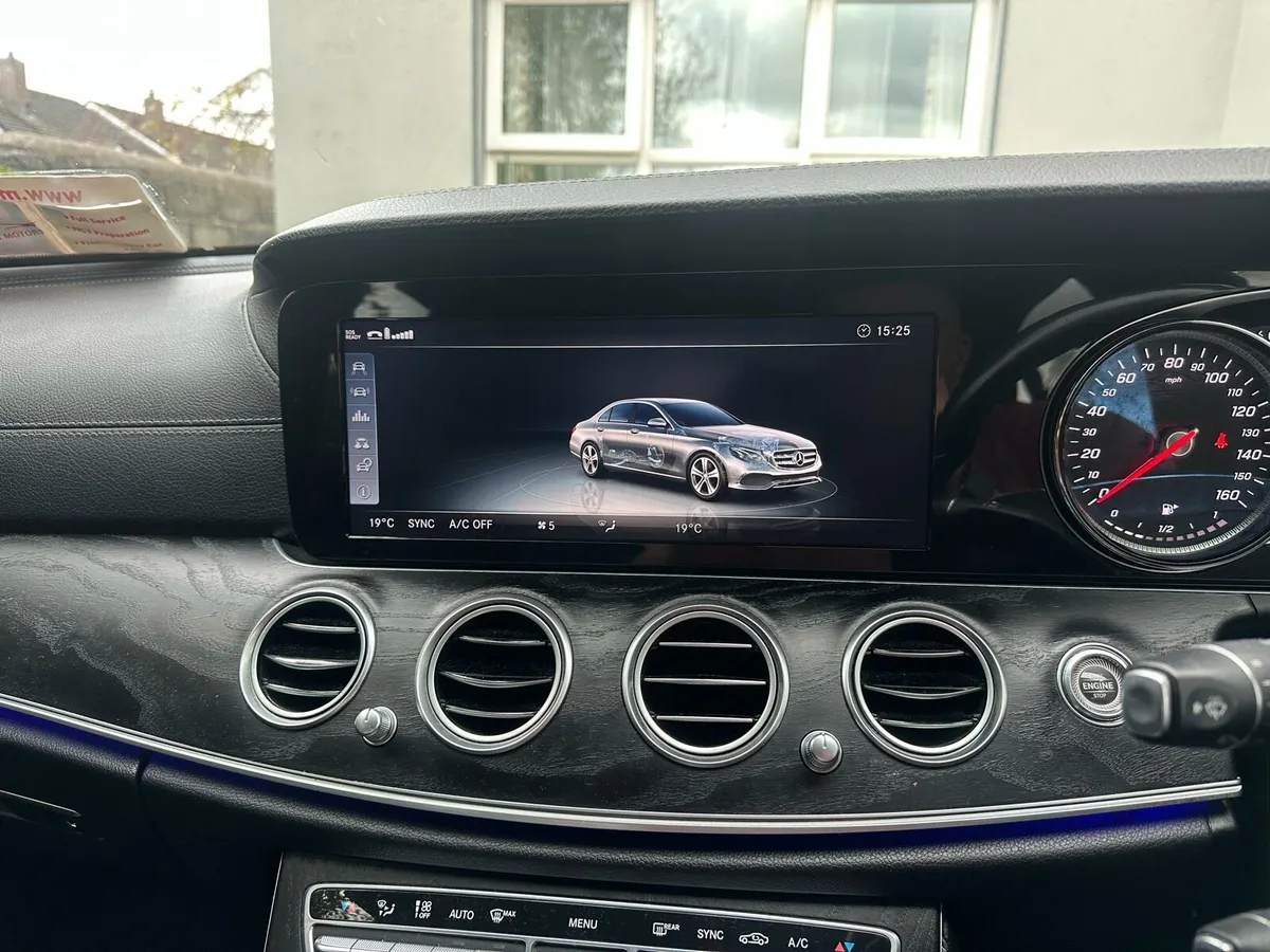 Mercedes-Benz E-Class E220D AMG AUTO - Image 3