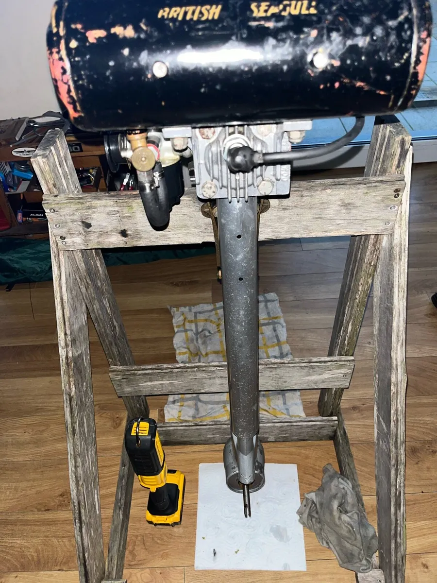 Outboard engine - Image 1