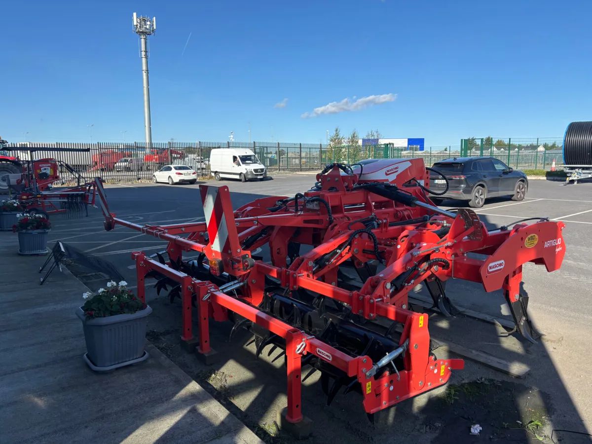 4mtr hydraulic folding Maschio Artigilo Subsoiler - Image 4