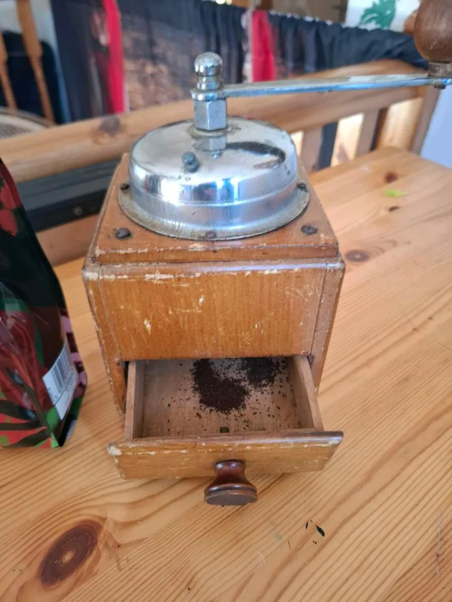 By post only old coffee grinder - Image 2