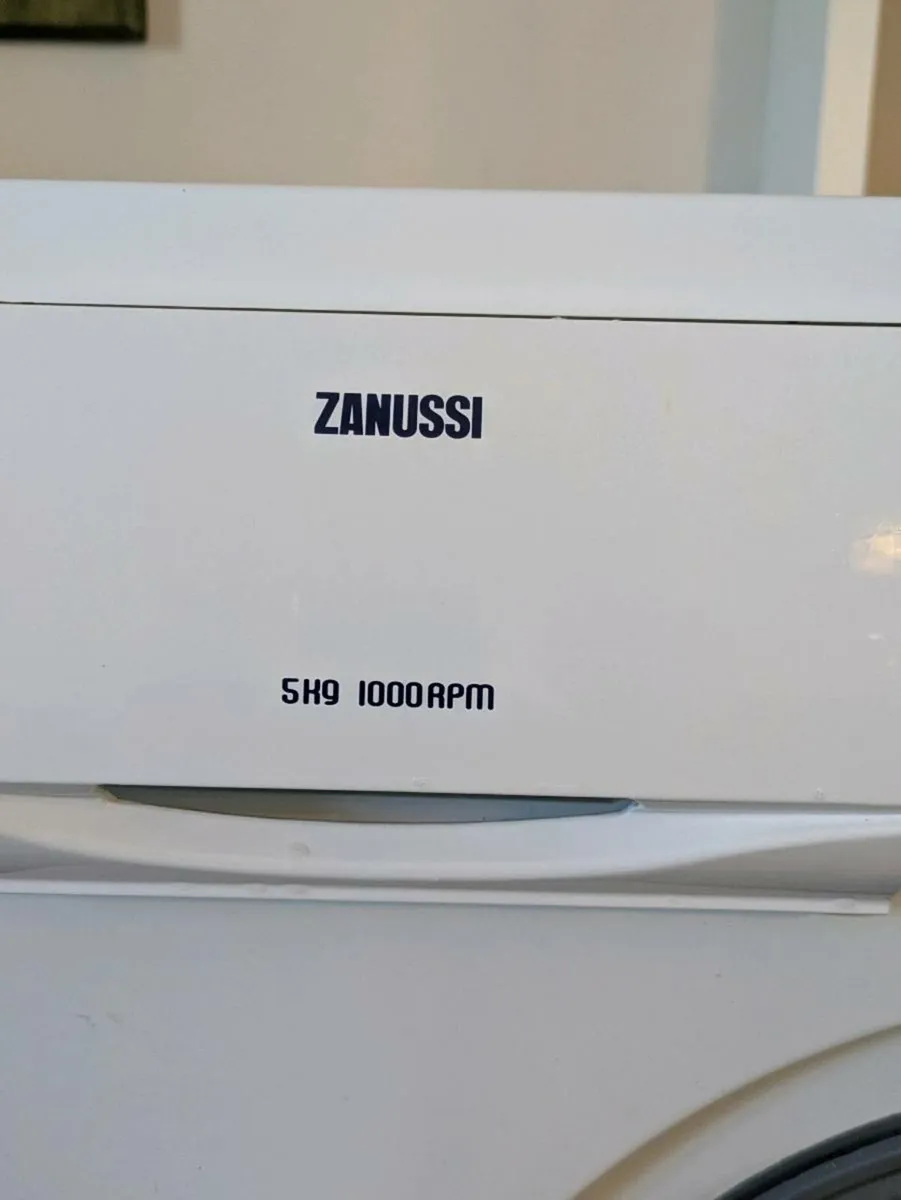 Zanussi washing machine 5kg - Image 2