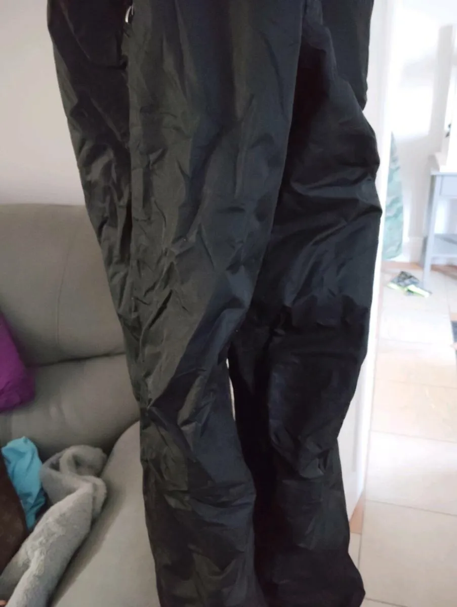 Snow gear 16 - Image 3