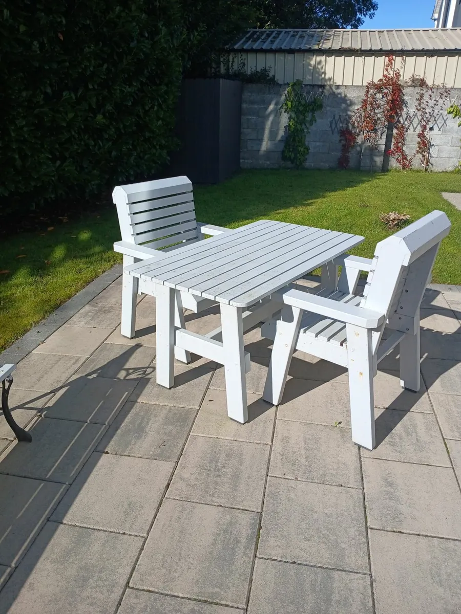 Garden furniture - Image 1