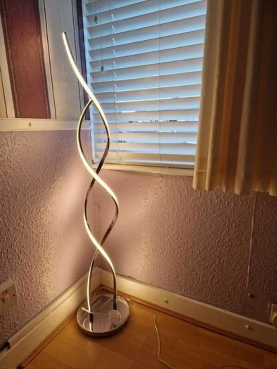 Floor Lamp - Image 4
