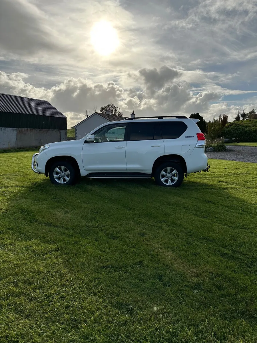 Toyota Land Cruiser 2011 - Image 2