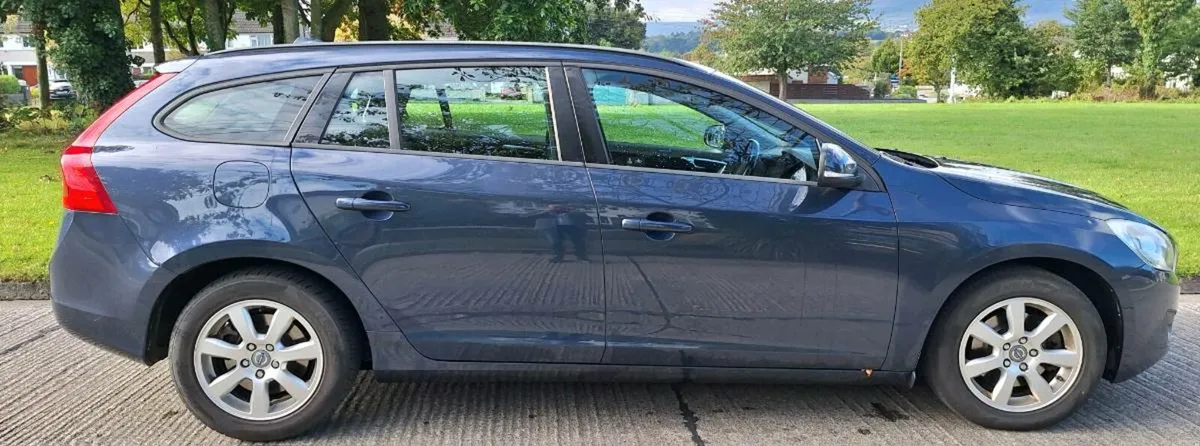 VOLVO V60. Only €5500. BRAND NEW NCT.  FSH. - Image 1