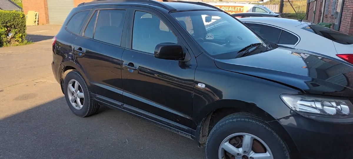 Hyundai Santa Fe 2008 - Image 2