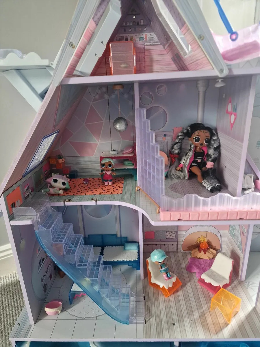 LOL Winter Chalet Doll house - Image 2