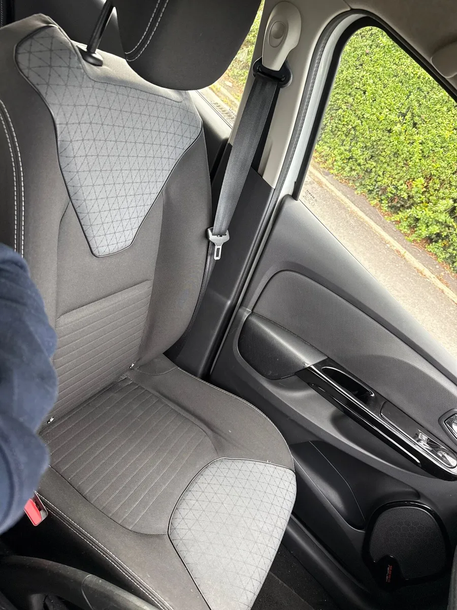 Renault Clio - Image 3