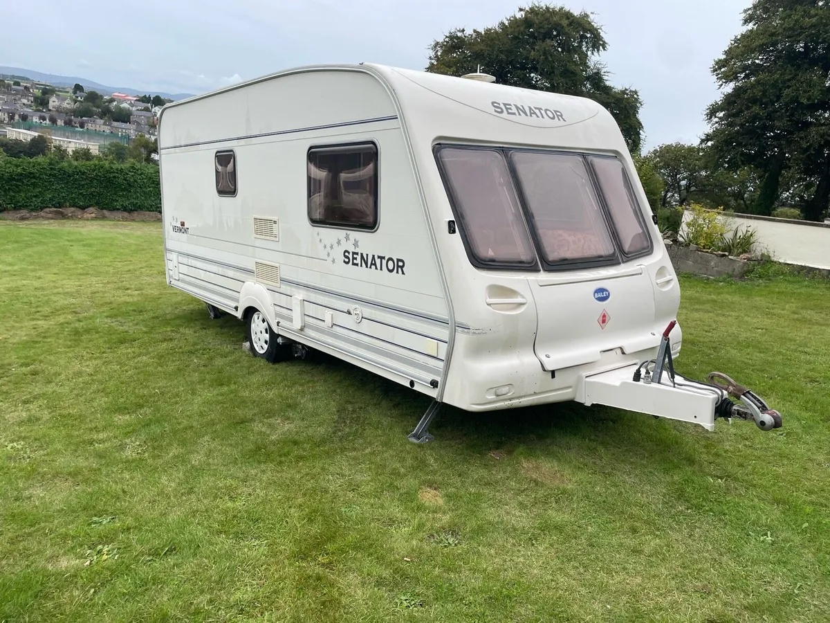 2 birth caravan - Image 2