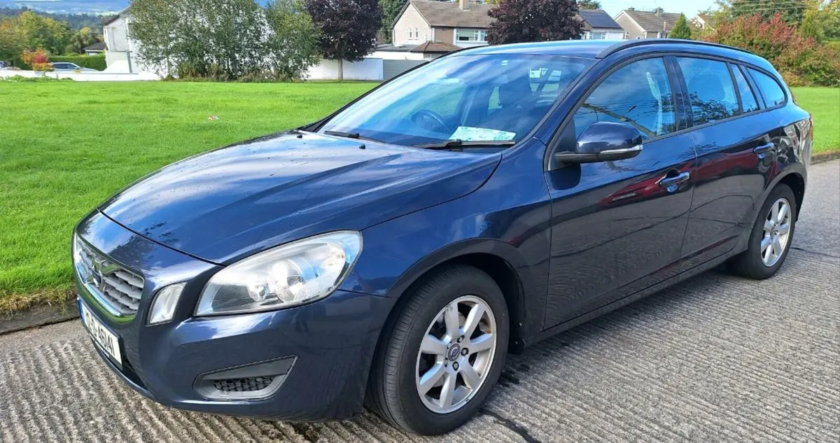 VOLVO V60/ Estate.NEW NCT. FSH. TB. 2022. - Image 2