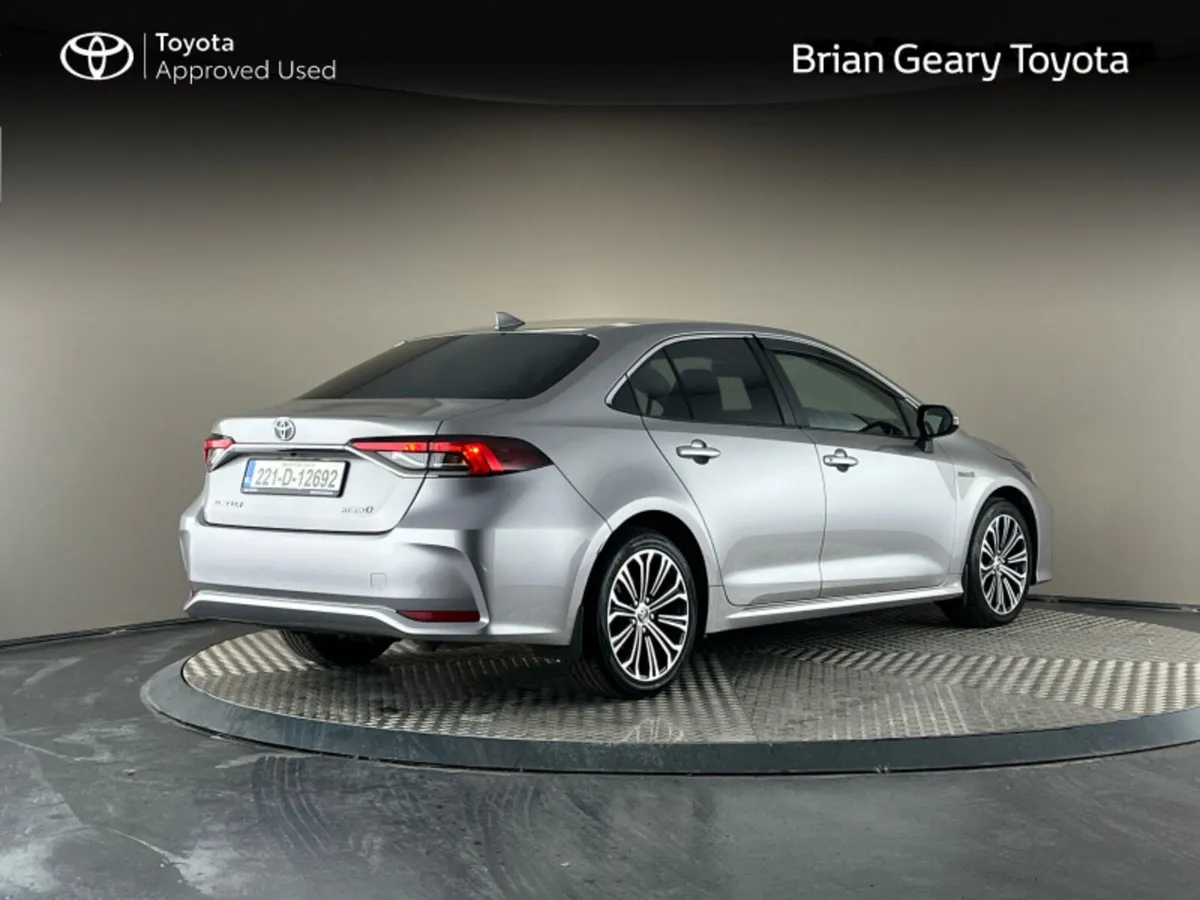 Toyota Corolla HYBRID LUNA SPORT - Image 2