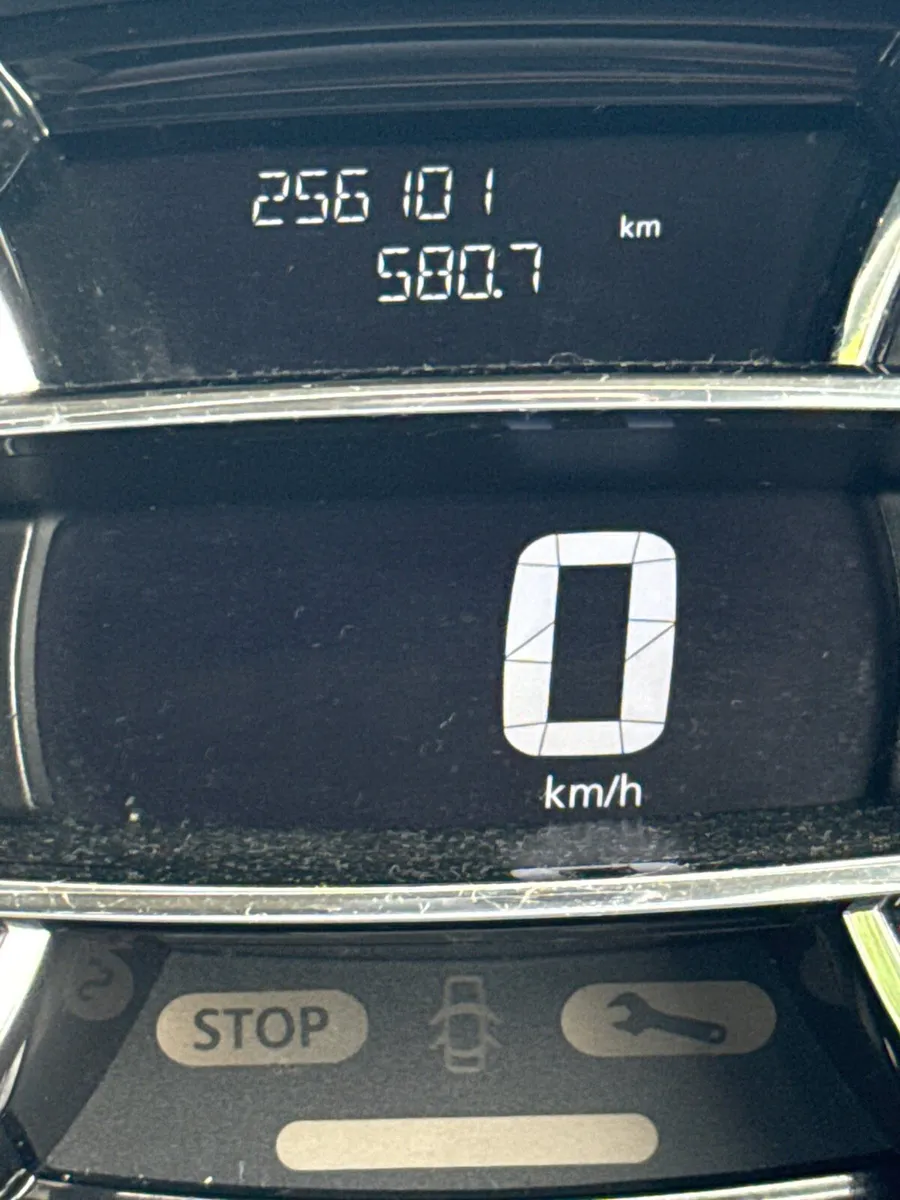 Renault Clio - Image 1