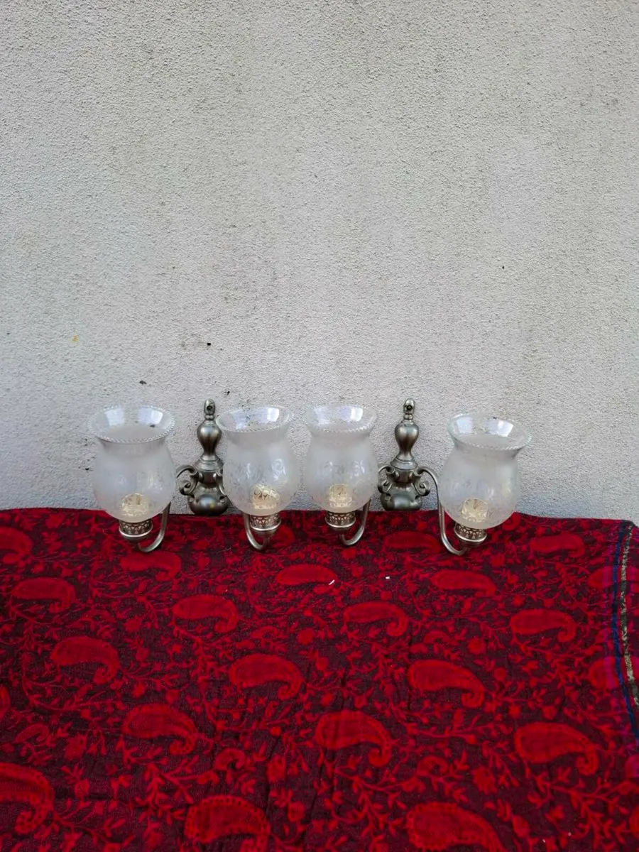 2 wall lamps appliques possible to post - Image 1