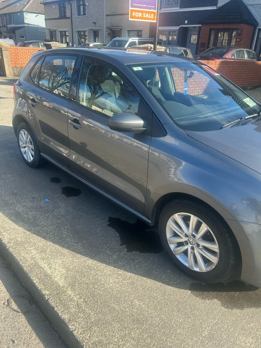 Volkswagen Polo 2015 1.0 Manual - Image 2