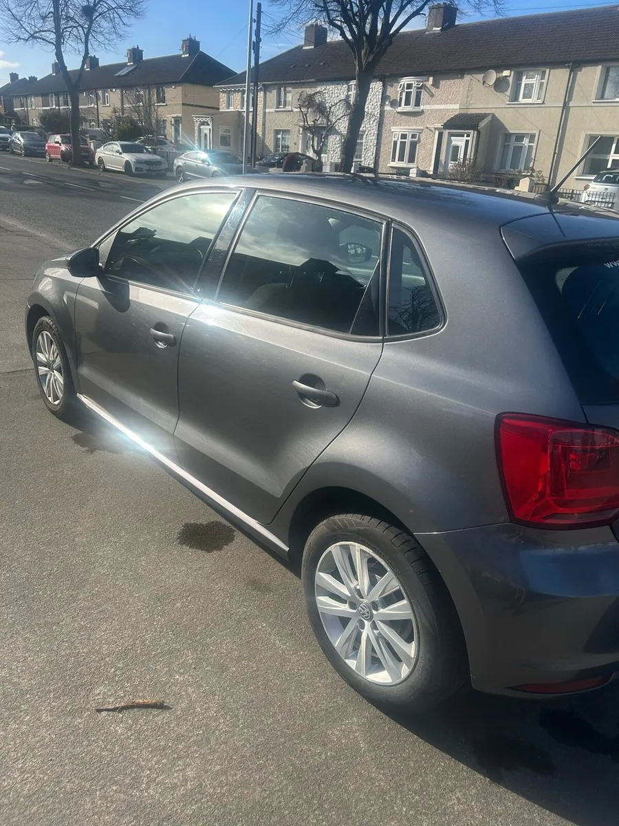 Volkswagen Polo 2015 1.0 Manual - Image 4