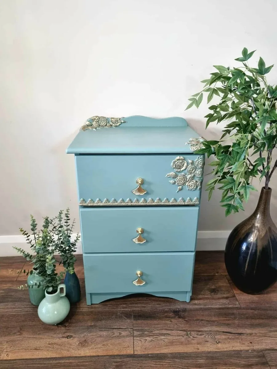 Dressing table and bedside locker - Image 3
