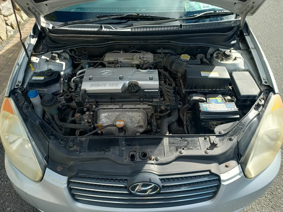 Hyundai Accent VERY LOW MILAGE  89,122km , 2006 - Image 4