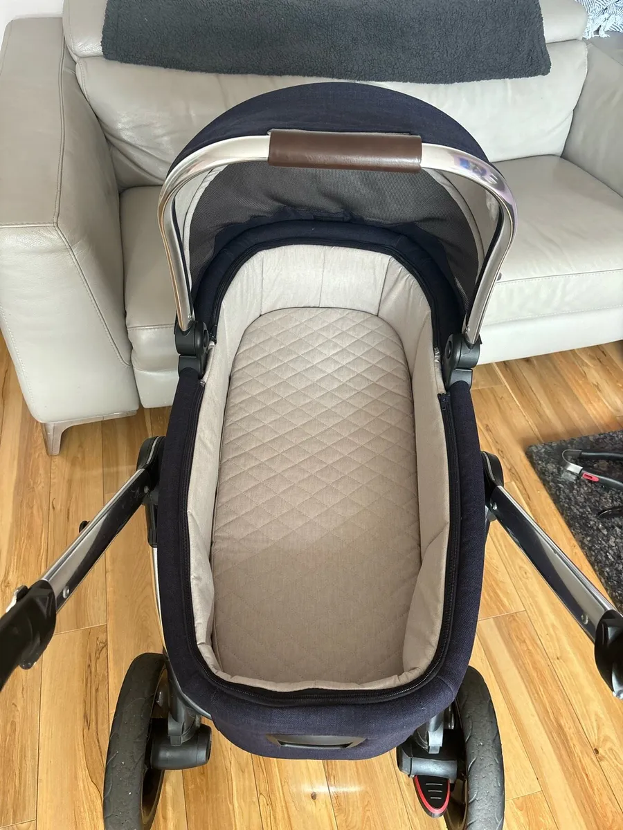 Pram - Image 2