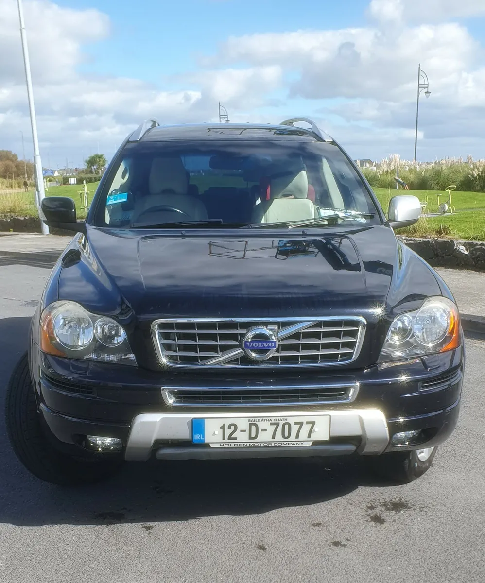 2012 Volvo XC90: 7 seats, low mileage - Image 3