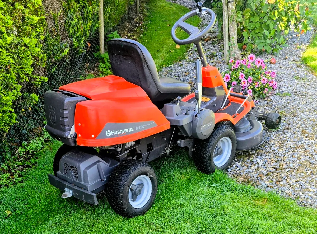 Husqvarna Front deck rider mulcher - Image 2