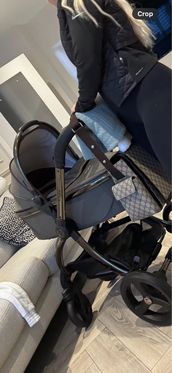 Egg Baby Pram & Car seat - Image 4